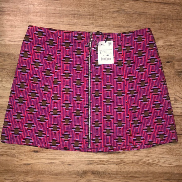 NEW!! Zara Geometric Print Skirt - Picture 4 of 11